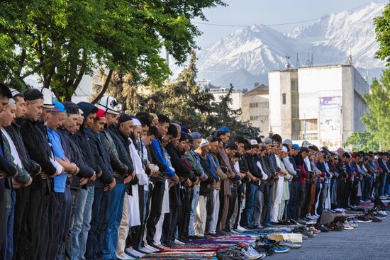 CIS Religion Eid al-Fitr