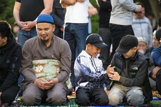 CIS Religion Eid al-Fitr