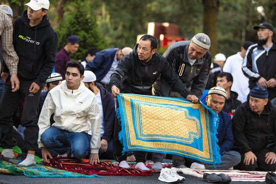 CIS Religion Eid al-Fitr