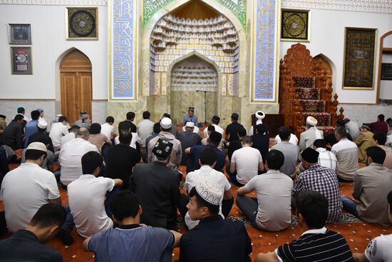 CIS Religion Eid al-Fitr