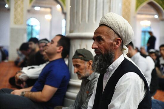 CIS Religion Eid al-Fitr