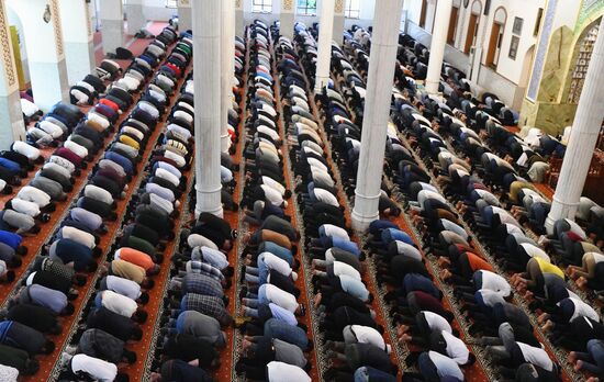 CIS Religion Eid al-Fitr