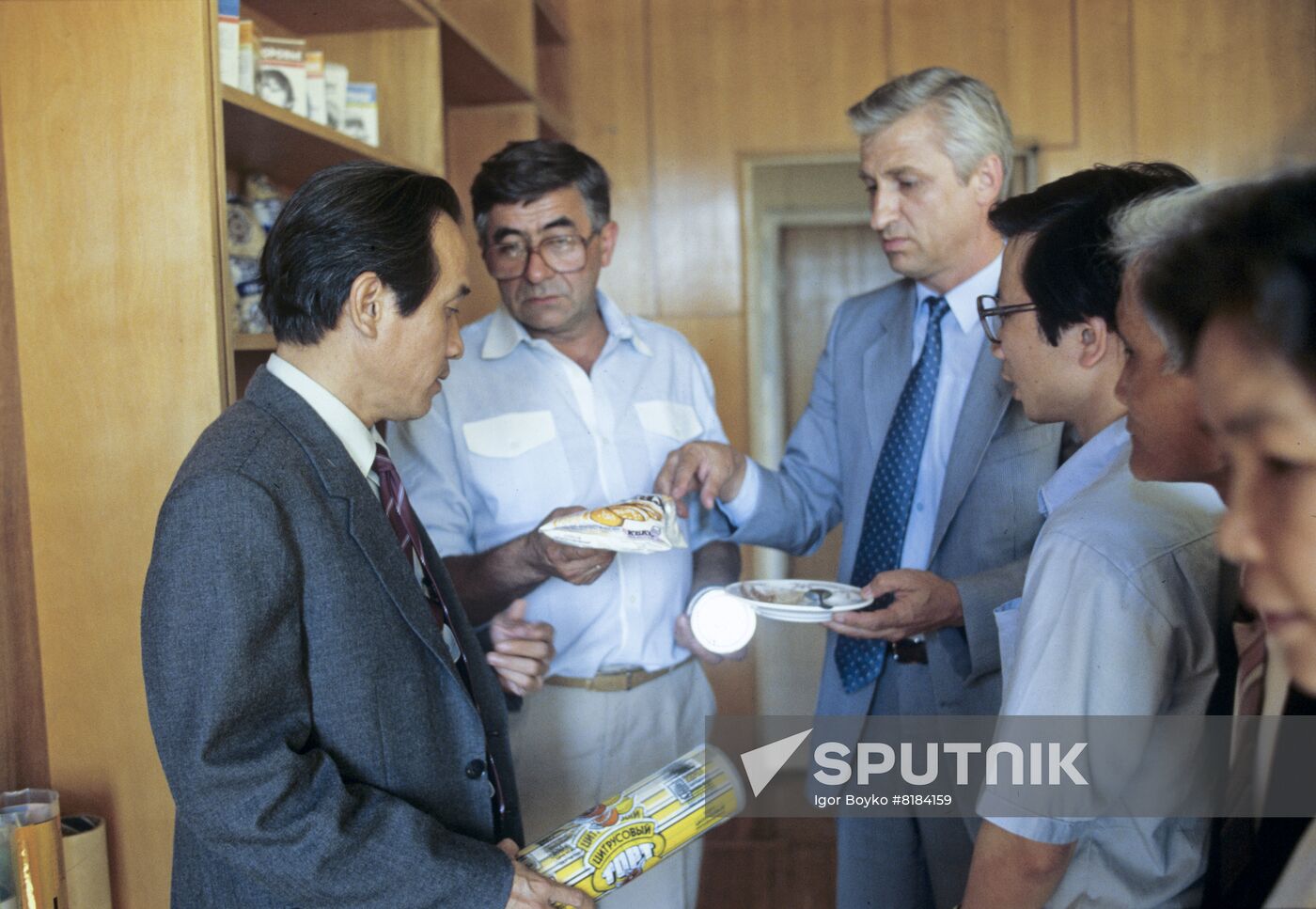 Vietnamese delegation visits Moscow