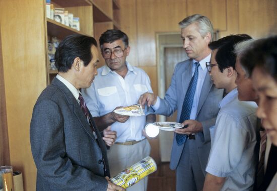 Vietnamese delegation visits Moscow
