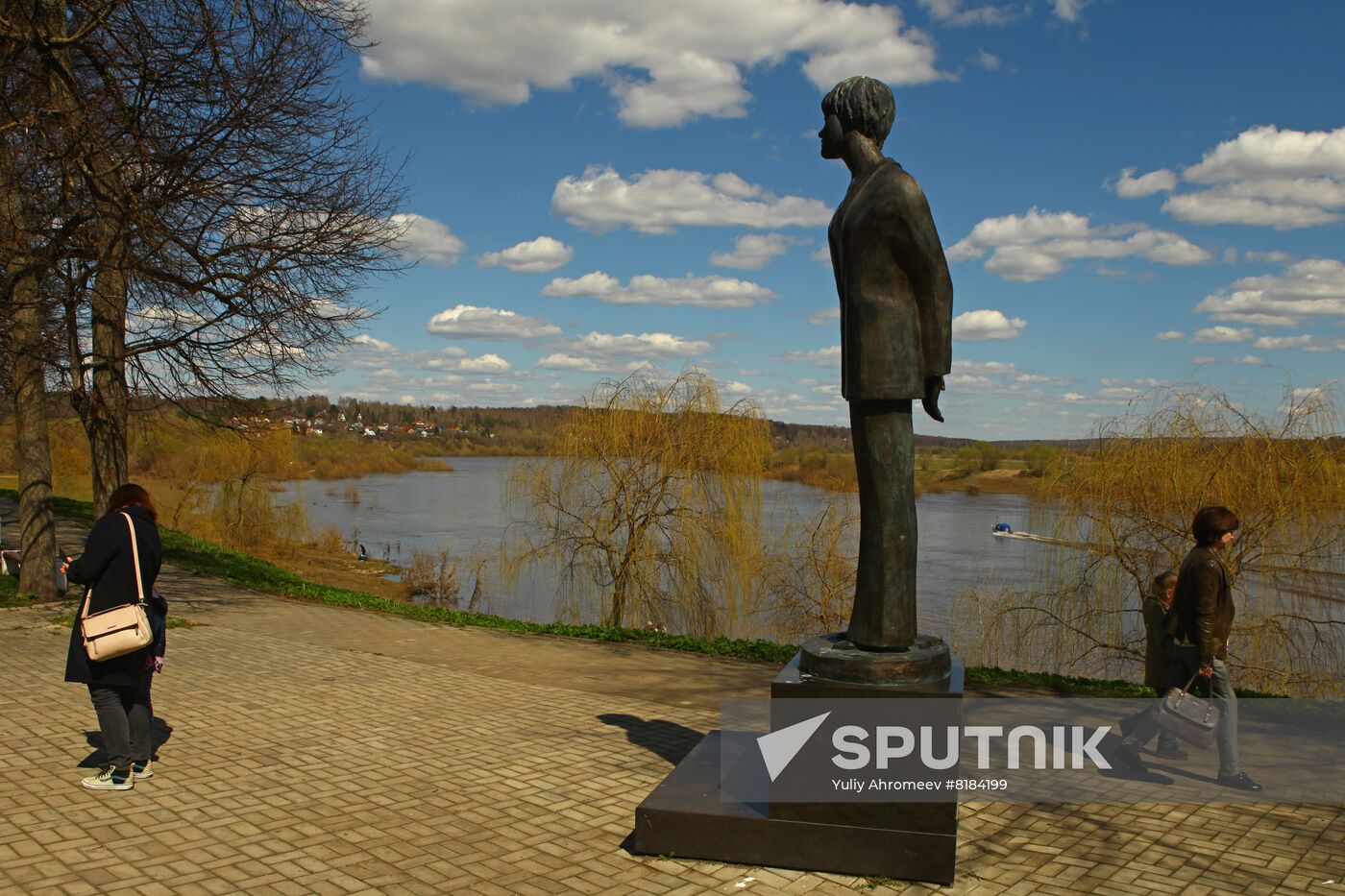 Monument to Russian poet Marina Tsvetayeva in Tarusa