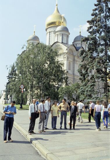 Vietnamese delegation visits Moscow