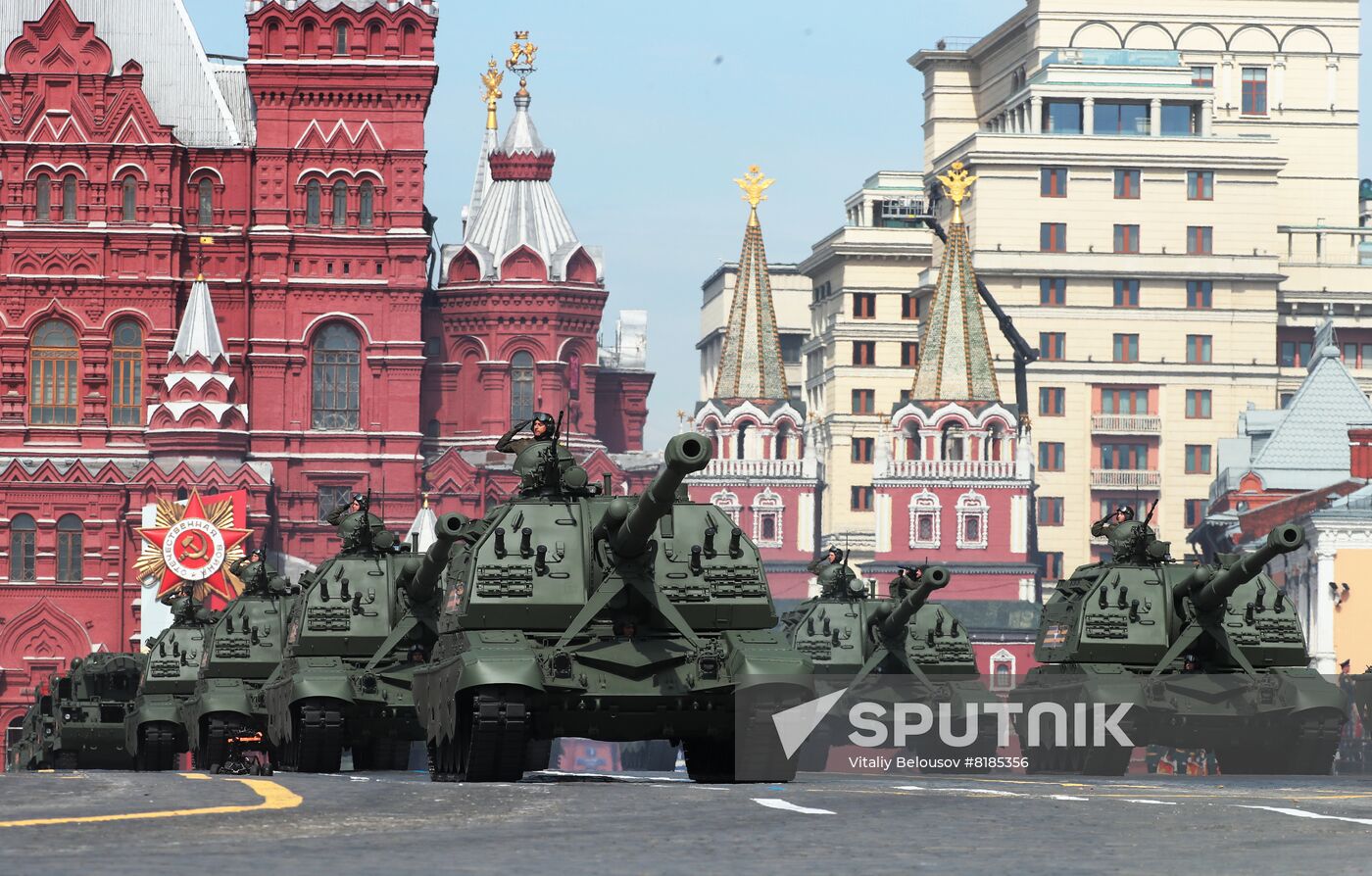 Msta-S self-propelled howitzers take part in a dress rehearsal of a military parade marking the 77th anniversary of the victory over Nazi Germany in World War II, in Moscow, Russia. Location: Russia, Moscow. Author: Vitaliy Belousov/Sputnik. Russia WWII Victory Parade Rehearsal