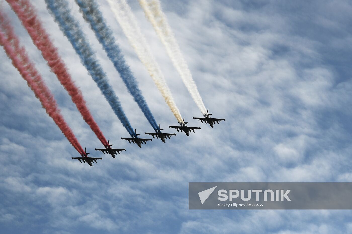 Sukhoi Su-25 jet fighters fly during a dress rehearsal for the Victory Day parade, which marks the 77th anniversary of the victory over Nazi Germany in World War Two, in Moscow, Russia. Location: Russia, Moscow. Author: Alexey Filippov/Sputnik. Russia WWII Victory Parade Rehearsal