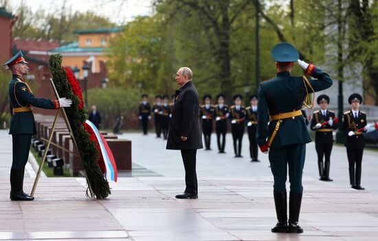 Russia Putin Victory Day Parade Wreath Laying