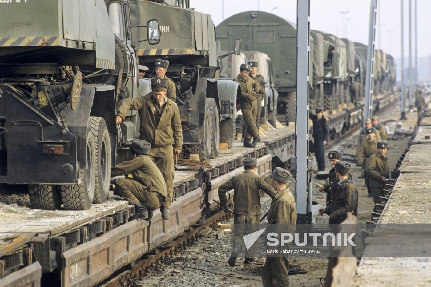 USSR withdraws its Western Group of Forces from Germany
