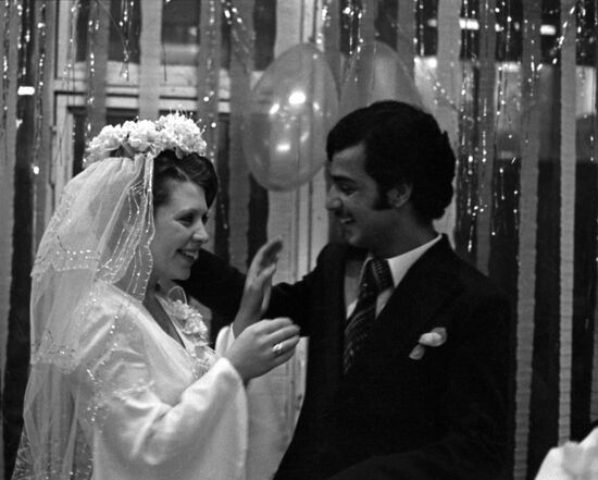 Newlyweds Dzhavad ur-Pakhim and Vera Mintsevich