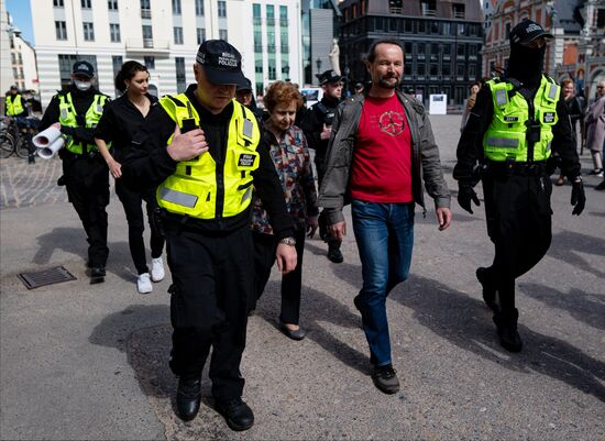 Latvia WWII Soviet Monument Demolition