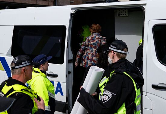Latvia WWII Soviet Monument Demolition