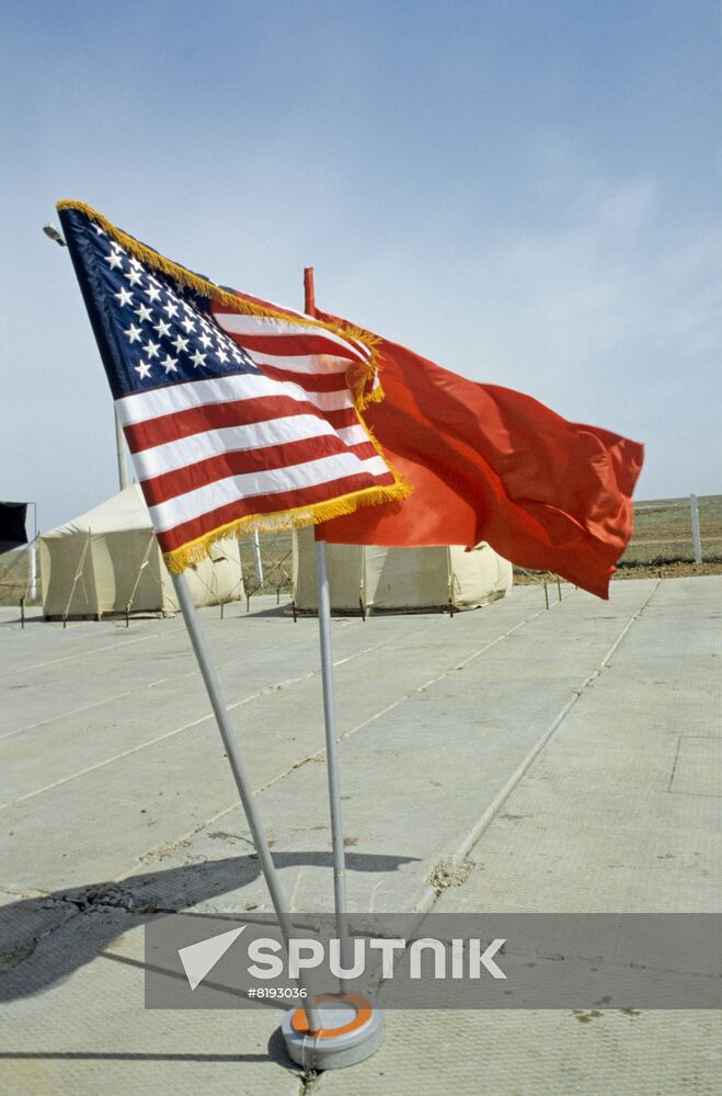 Implementing Soviet-US INF Treaty