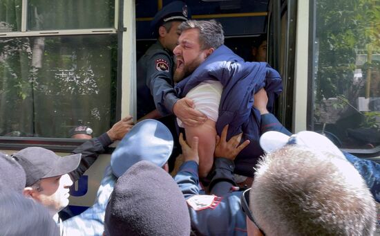 Armenia Opposition Protests