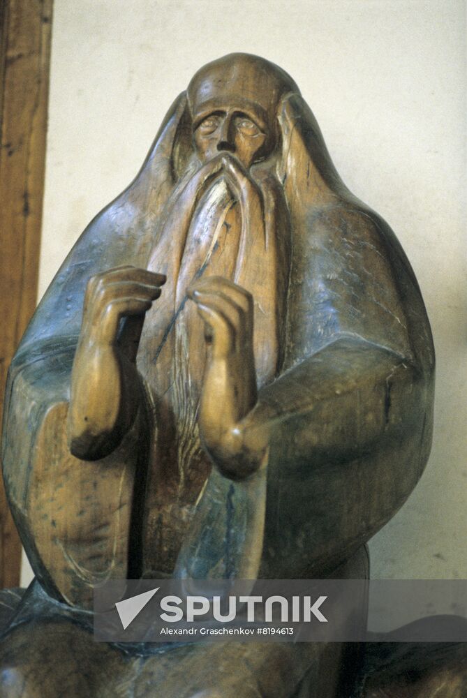 Sculptor Alexander Rukavishnikov