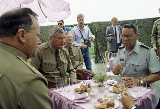 American delegation visits USSR
