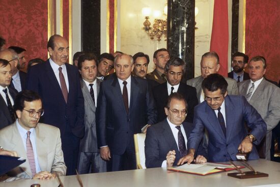 Greek delegation visits USSR