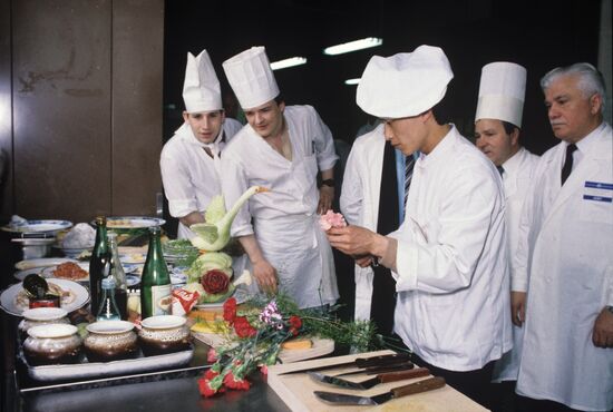 Hotel Service 1989