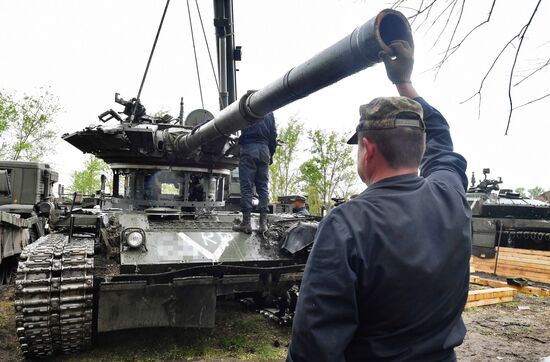 Ukraine Russia Military Operation Repair Unit