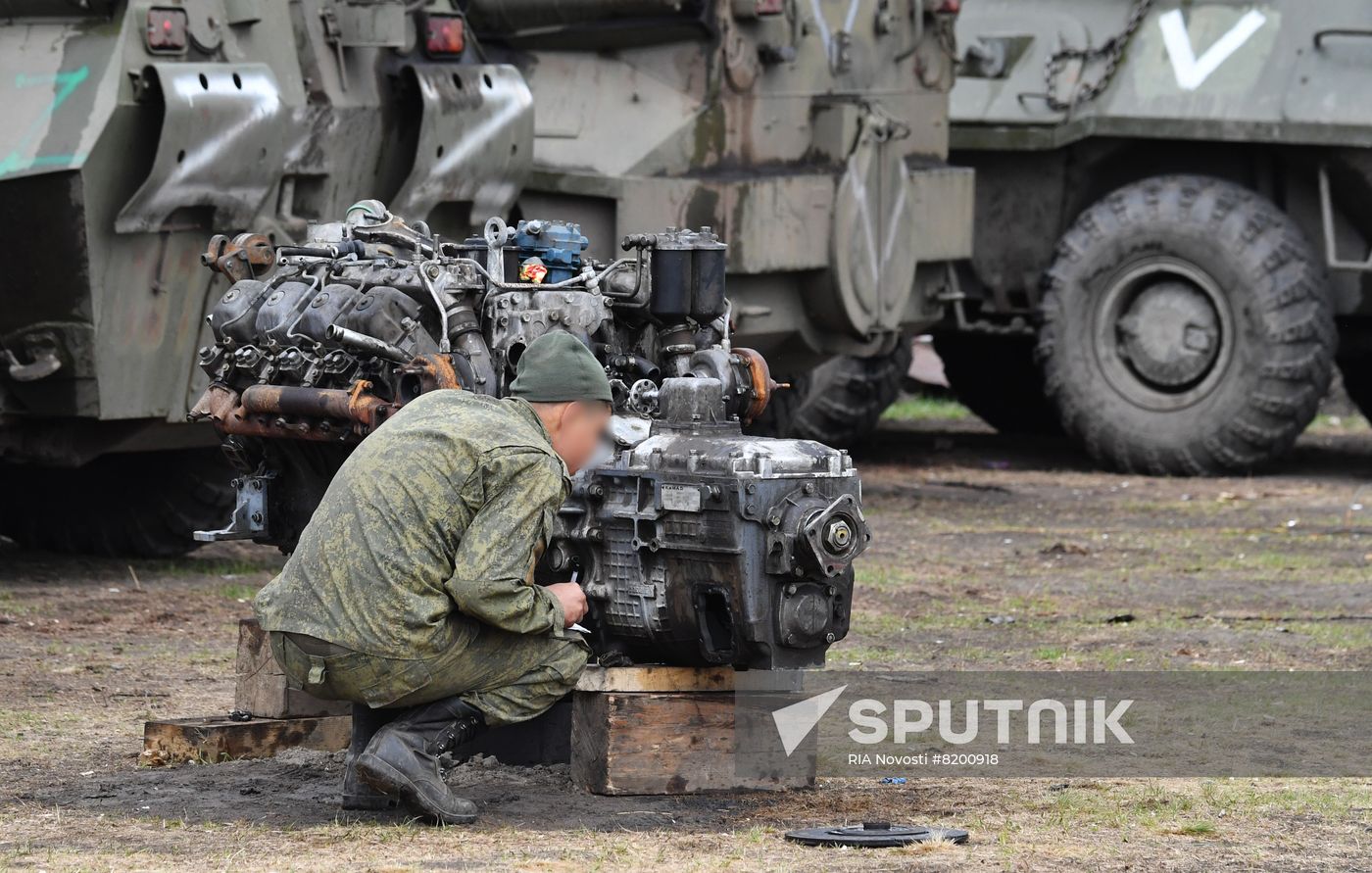 Ukraine Russia Military Operation Repair Unit