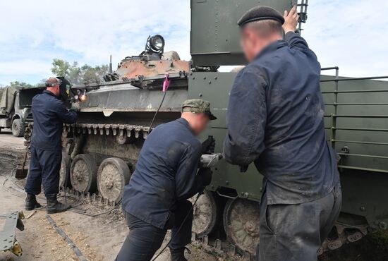 Ukraine Russia Military Operation Repair Unit