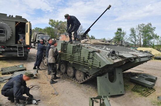 Ukraine Russia Military Operation Repair Unit