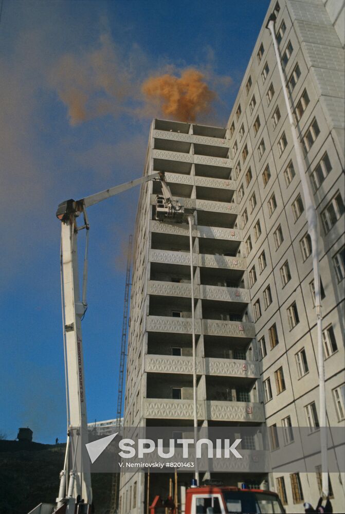 Eliminating fire in high-rise in Vladivostok