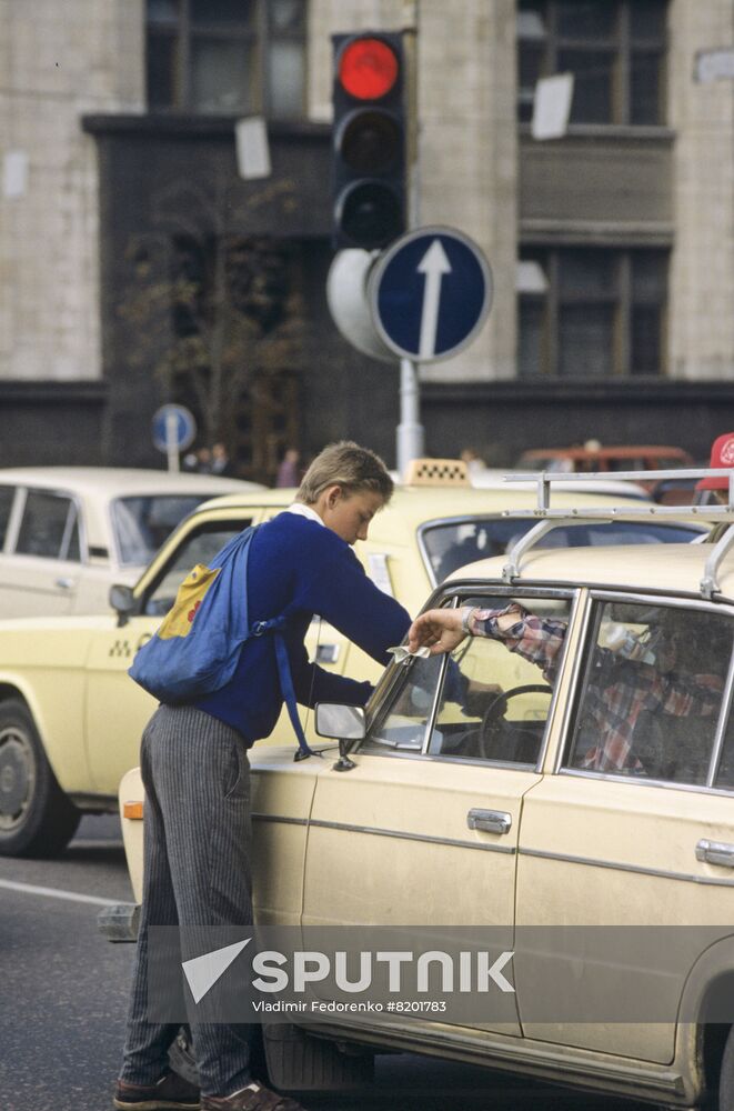 Car glass cleaners