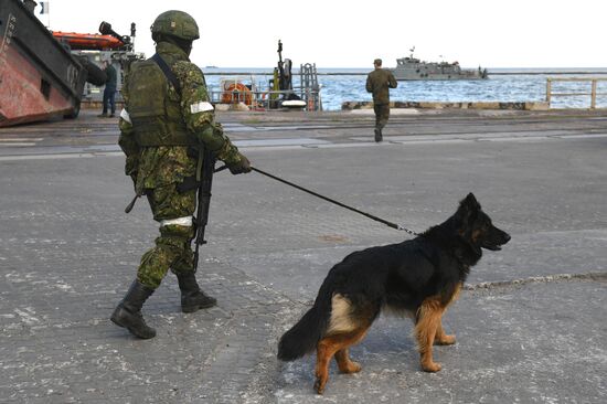 DPR Russia Ukraine Military Operation Sea Port