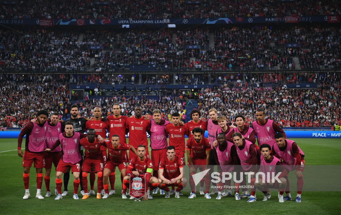 Liverpool's players pose for a photo before the Champions League final soccer match between Liverpool and Real Madrid in Paris, France. Location: France, Paris. Author: Alexey Filippov/Sputnik. France Soccer Champions League Liverpool - Real Madrid
