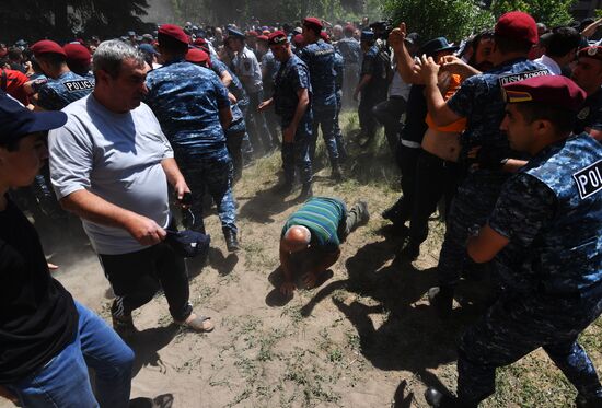 Armenia Opposition Protests