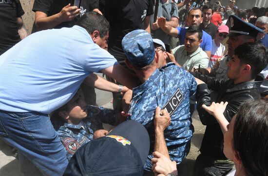 Armenia Opposition Protests