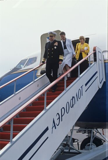 US delegation visits Soviet Union