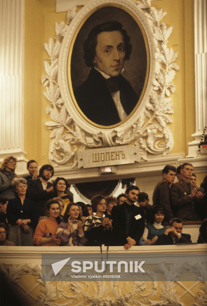 US National Symphony Orchestra conducted by Mstislav Rostropovich performs in USSR