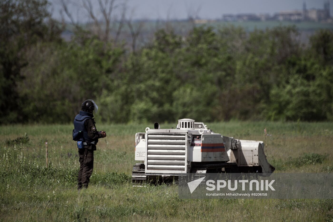 DPR Russia Ukraine Military Operation Demining