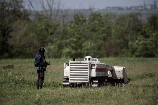 DPR Russia Ukraine Military Operation Demining