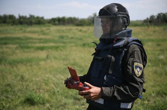 DPR Russia Ukraine Military Operation Demining