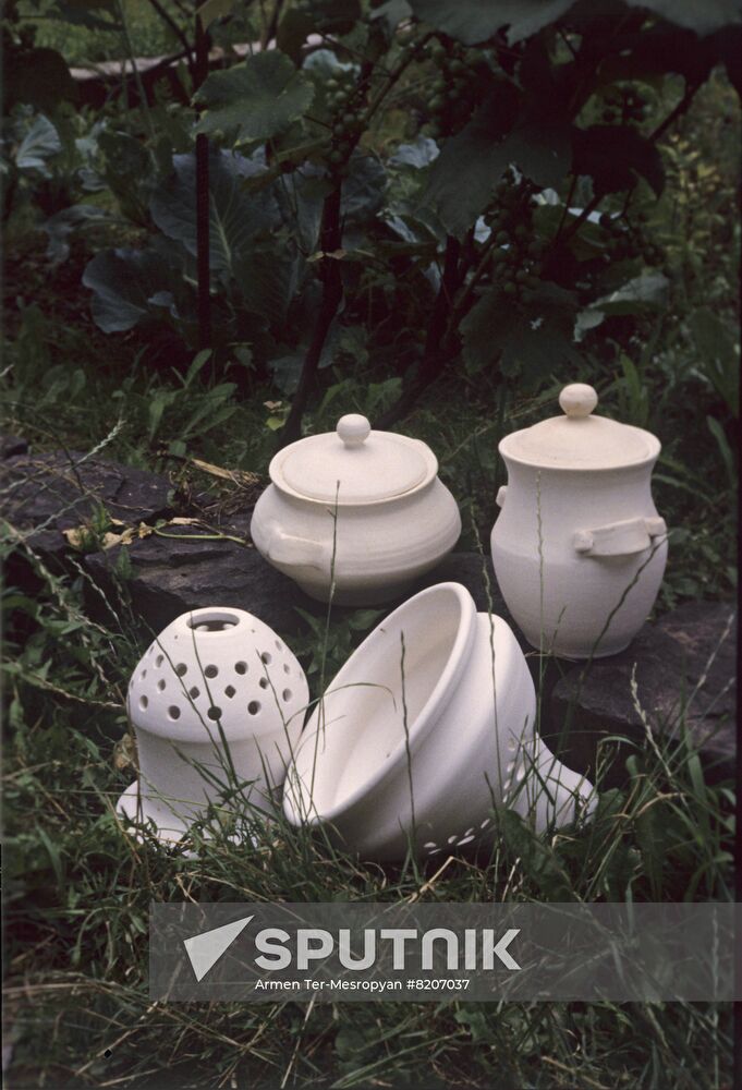 Master potter Endre Hidi
