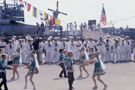 US Navy ships call at Sevastopol