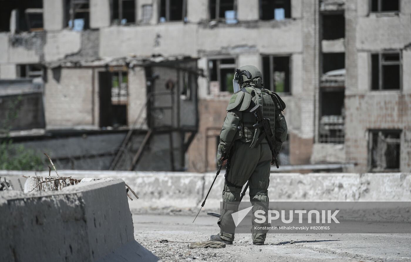 DPR Russia Ukraine Military Operation Demining