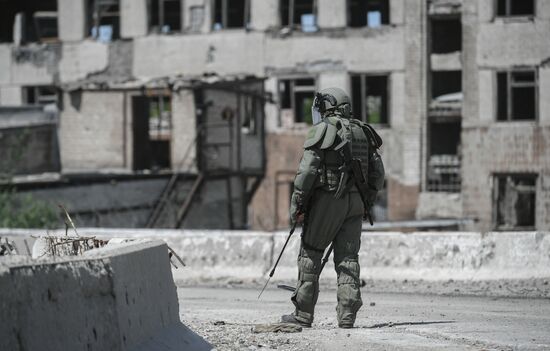DPR Russia Ukraine Military Operation Demining