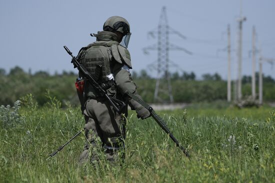 DPR Russia Ukraine Military Operation Demining