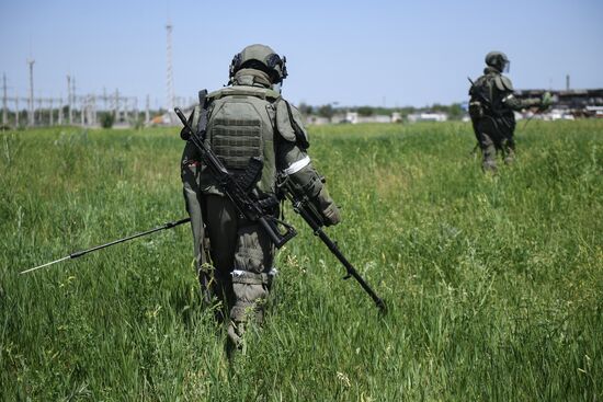 DPR Russia Ukraine Military Operation Demining