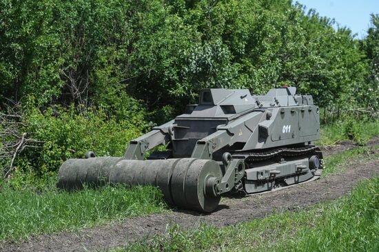 DPR Russia Ukraine Military Operation Demining