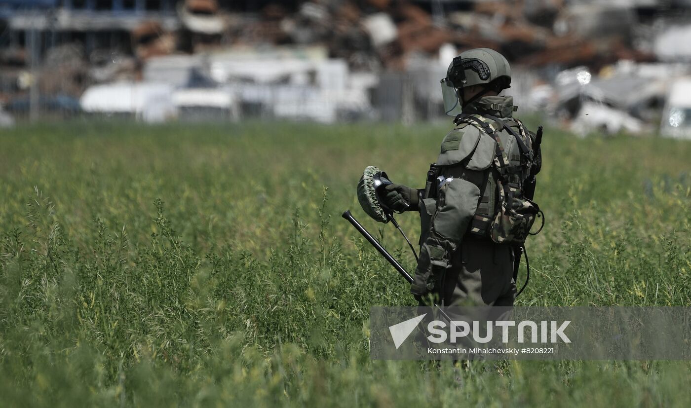 DPR Russia Ukraine Military Operation Demining