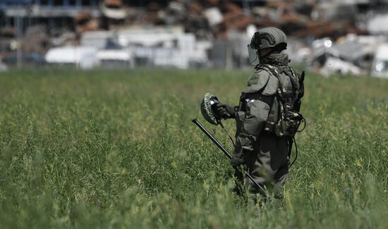 DPR Russia Ukraine Military Operation Demining