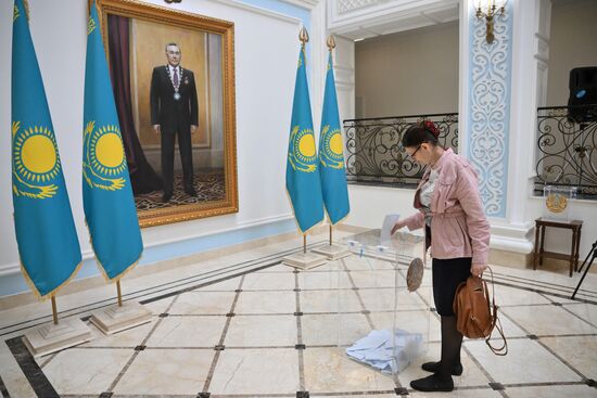 Worldwide Kazakhstan Constitutional Amendments Referendum