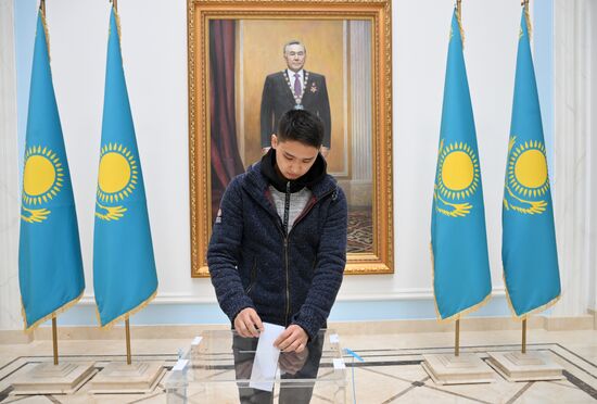 Worldwide Kazakhstan Constitutional Amendments Referendum