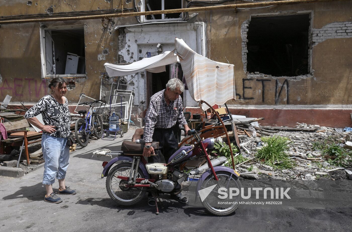 DPR Russia Ukraine Military Operation Daily Life